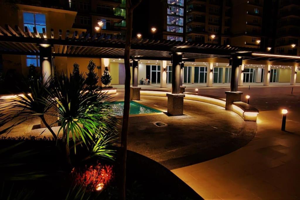 Boutique Studio- Riverine Diamond Kuching Bagian luar foto
