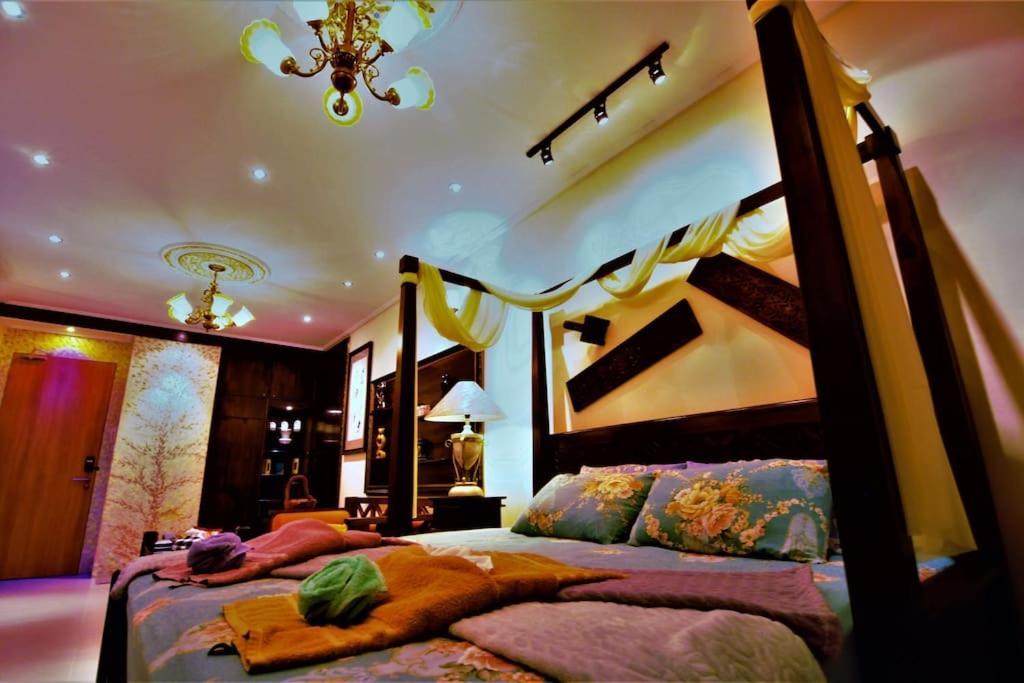 Boutique Studio- Riverine Diamond Kuching Bagian luar foto